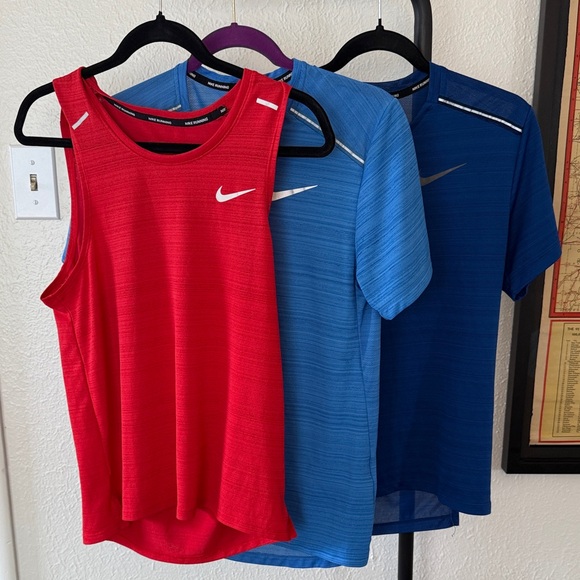 Nike Women's Red and Blue Tank & Tops GUc Small 3 pack - Picture 1 of 7